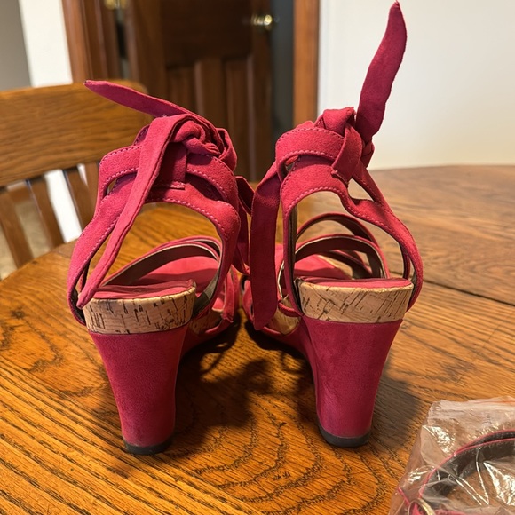 Pink Wedges - Picture 3 of 4